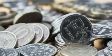 Đồng ruble số vượt 220.000 tài khoản, gấp gần 4 lần dự báo